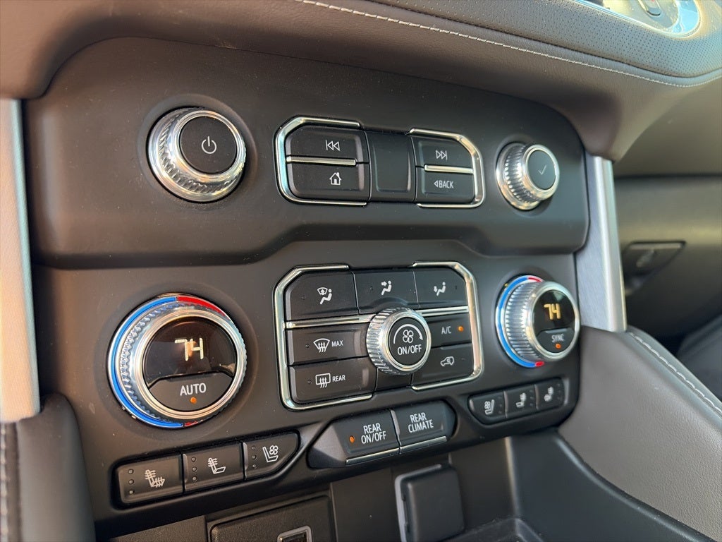 2024 GMC Yukon SLT 2ND ROW BENCH! LUXURY PACKAGE 1 OWNER CLEAN CARFAX