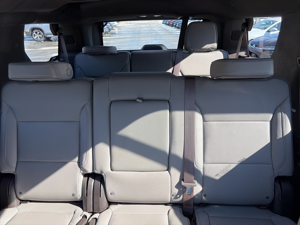 2024 GMC Yukon SLT 2ND ROW BENCH! LUXURY PACKAGE 1 OWNER CLEAN CARFAX