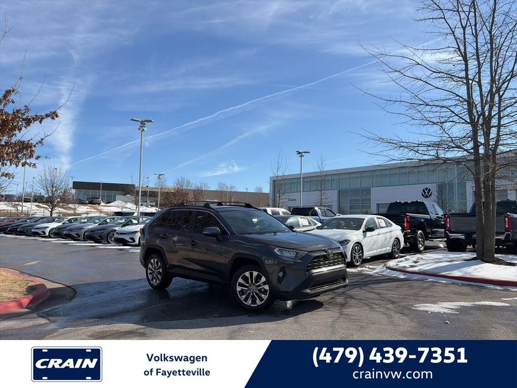 2021 Toyota RAV4 XLE Premium 1-OWNER