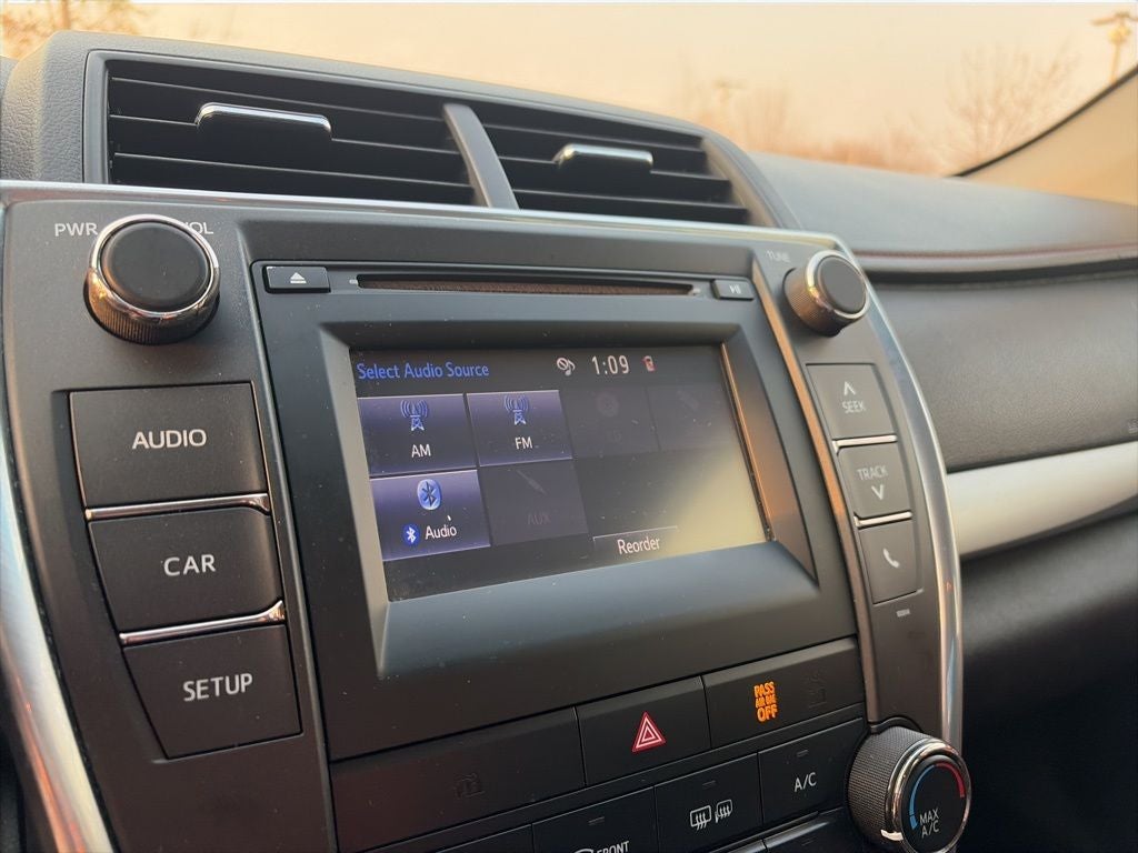 2017 Toyota Camry SE CLEAN CARFAX AND GOOD SVC RECORDS