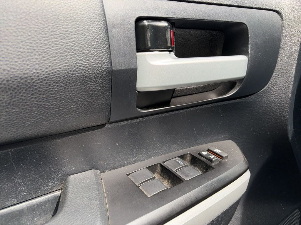 2018 Toyota Tundra SR5 5.7L V8 CLEAN CARFAX, BFGoodrich A/T Tires