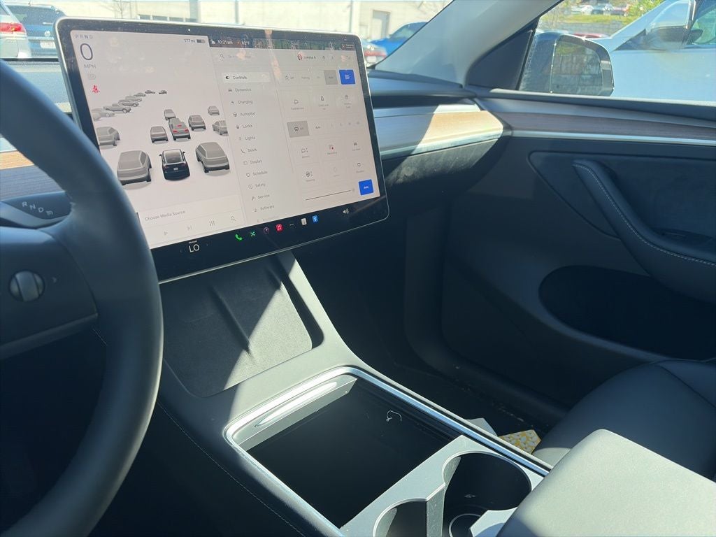 2024 Tesla Model Y Long Range CLEAN 1 OWNER CARFAX LOW MILES!!!