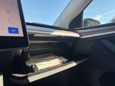 2024 Tesla Model Y Long Range CLEAN 1 OWNER CARFAX LOW MILES!!!