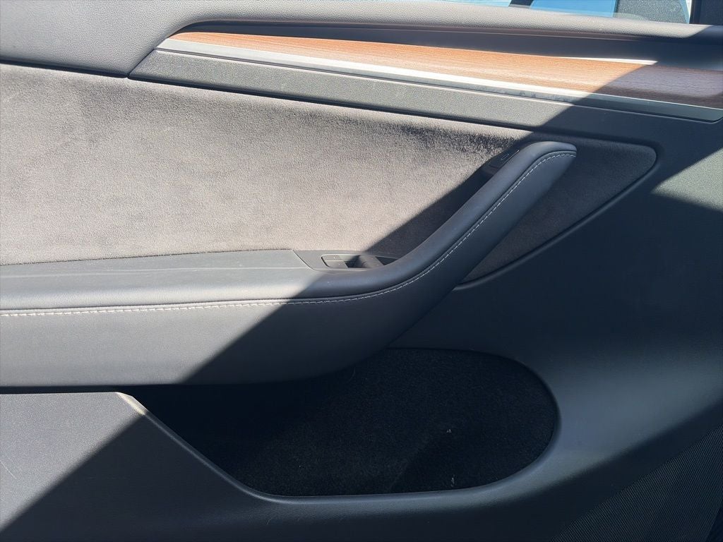 2024 Tesla Model Y Long Range CLEAN 1 OWNER CARFAX LOW MILES!!!