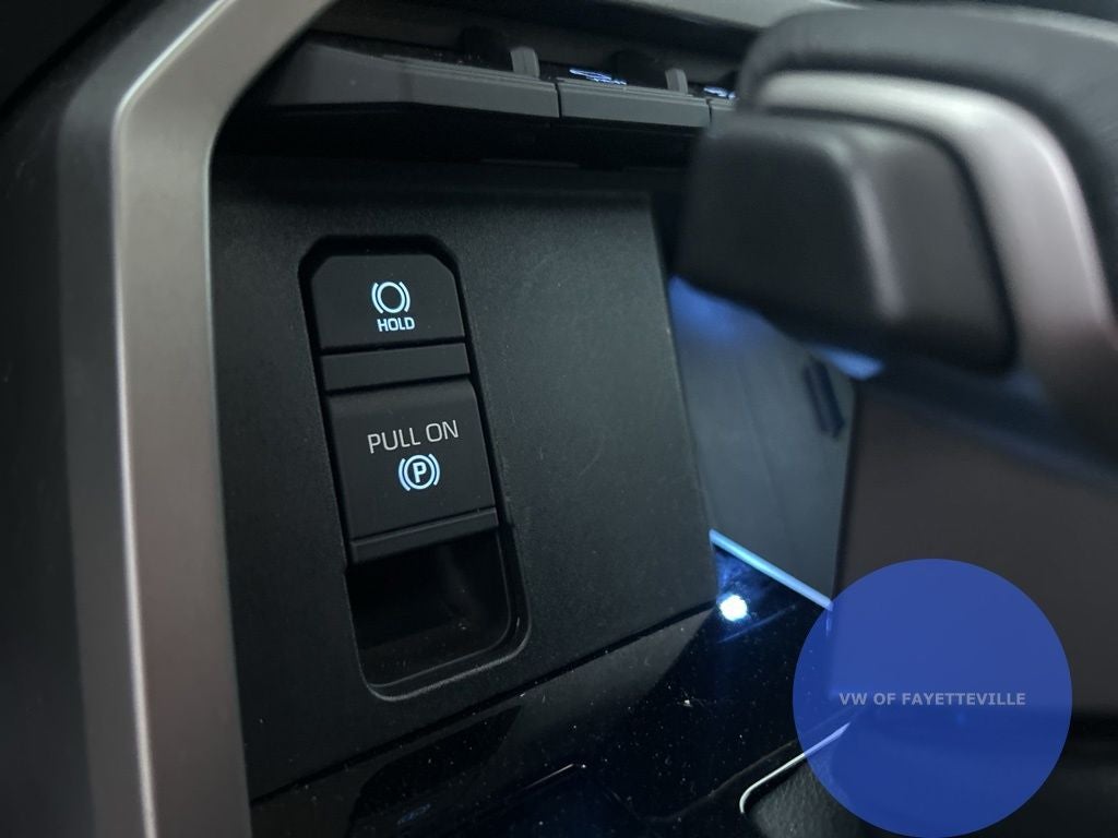 2024 Toyota Sequoia SR5 LEATHER ROOF 4x4 8 Passenger, 1 OWNER CLEAN CARFAX