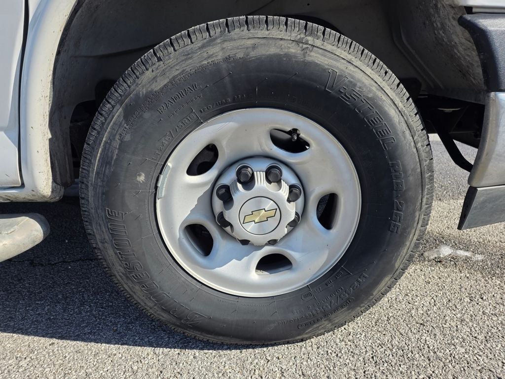 2024 Chevrolet Express 2500 Work Van Cargo