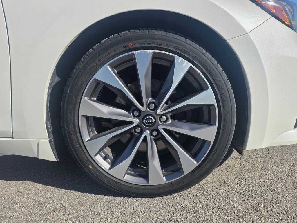 2023 Nissan Maxima Platinum