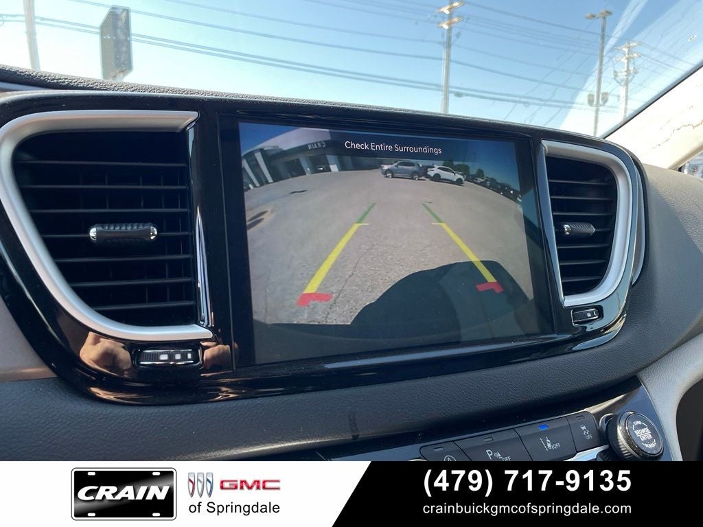 2023 Chrysler Pacifica Touring L