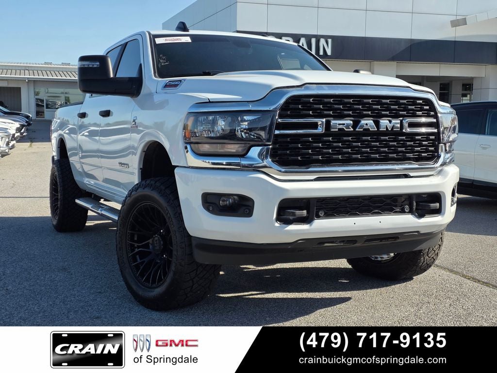 2024 RAM 2500 Big Horn Cummins / 12" Screen