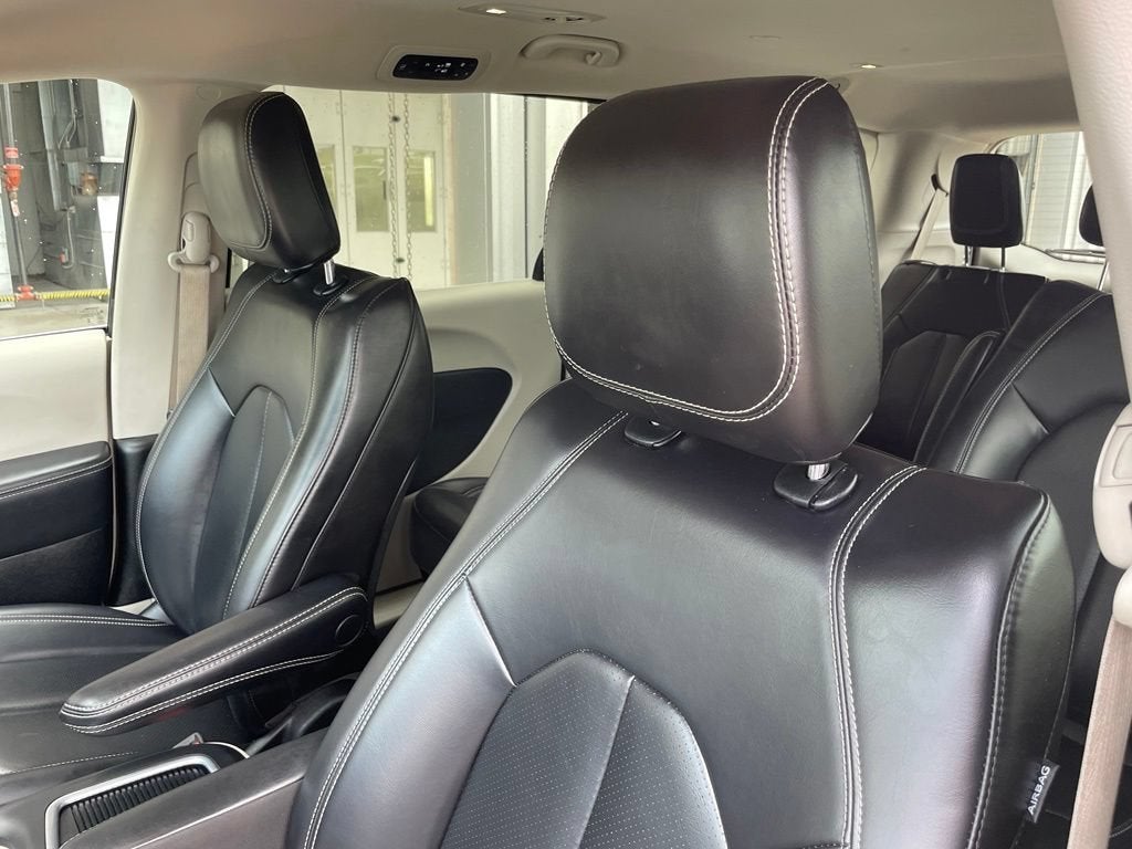 2023 Chrysler Pacifica Hybrid Touring L