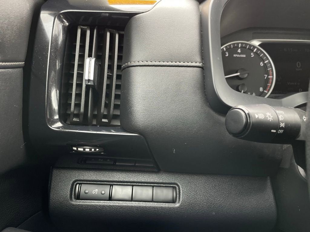 2024 Nissan Pathfinder S