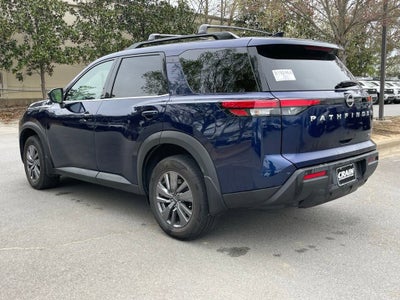 2024 Nissan Pathfinder SV