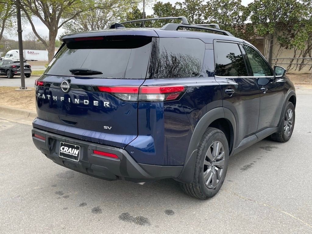 2024 Nissan Pathfinder SV