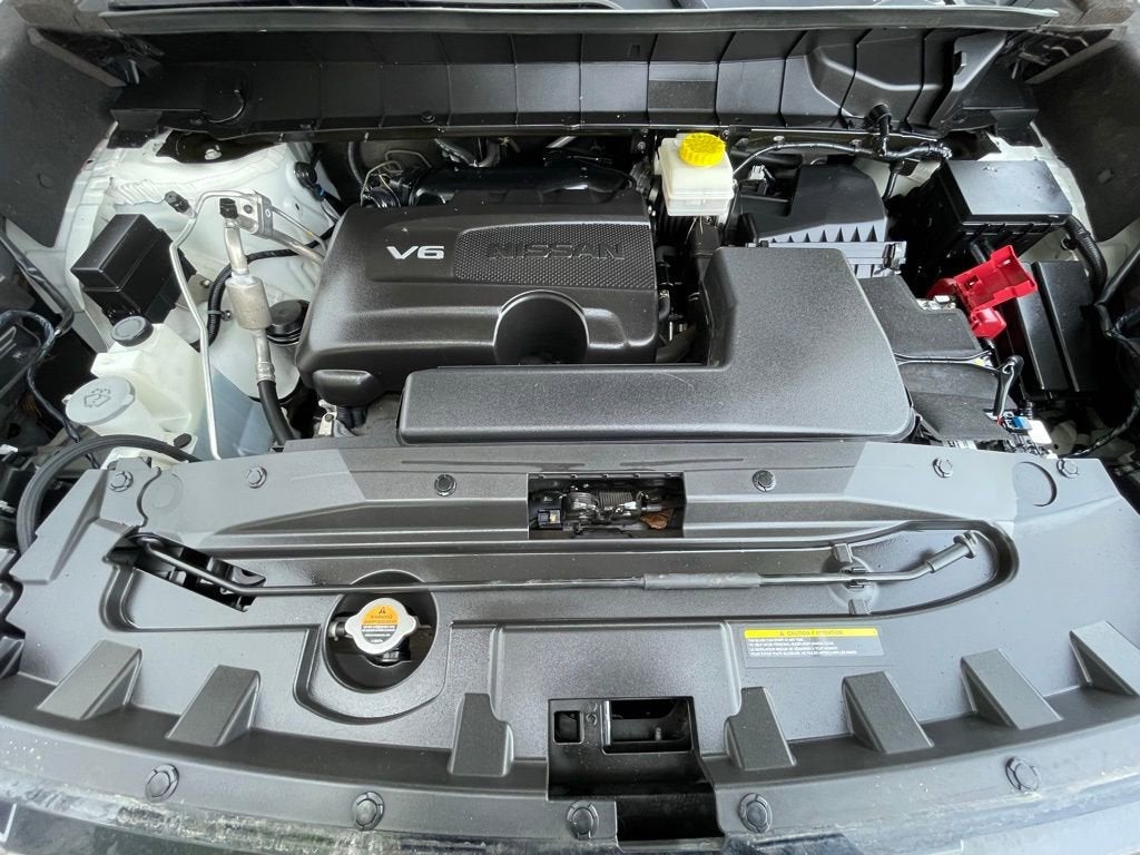 2022 Nissan Pathfinder SV