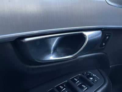 2021 Volvo XC90 Momentum