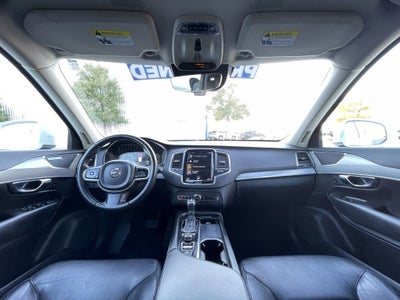 2021 Volvo XC90 Momentum
