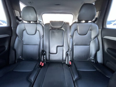 2021 Volvo XC90 Momentum