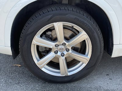 2021 Volvo XC90 Momentum