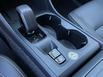 2025 Volvo XC40 Core Bright Theme