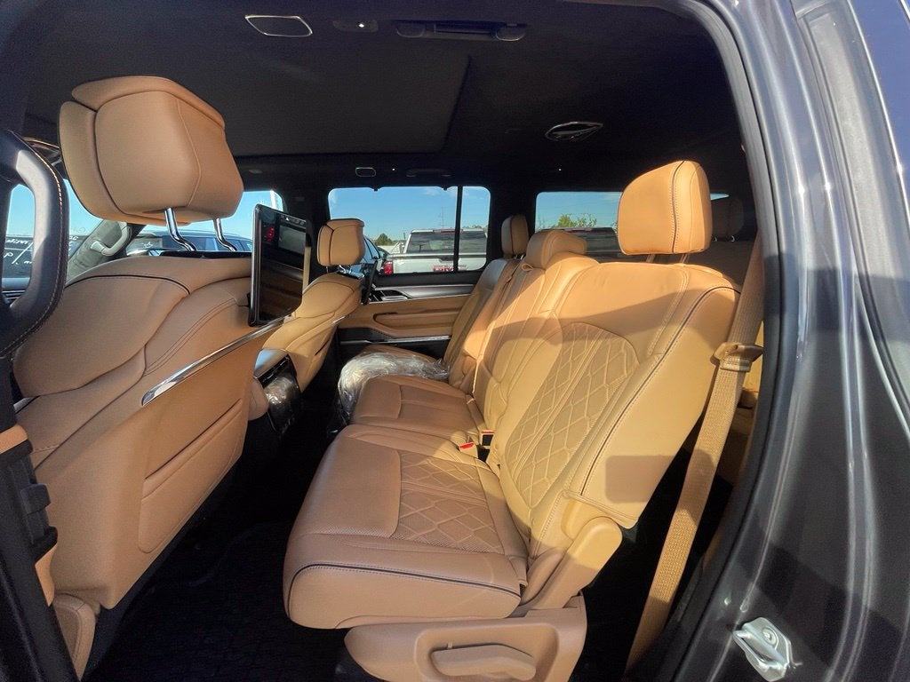 2023 Jeep Grand Wagoneer L Series III