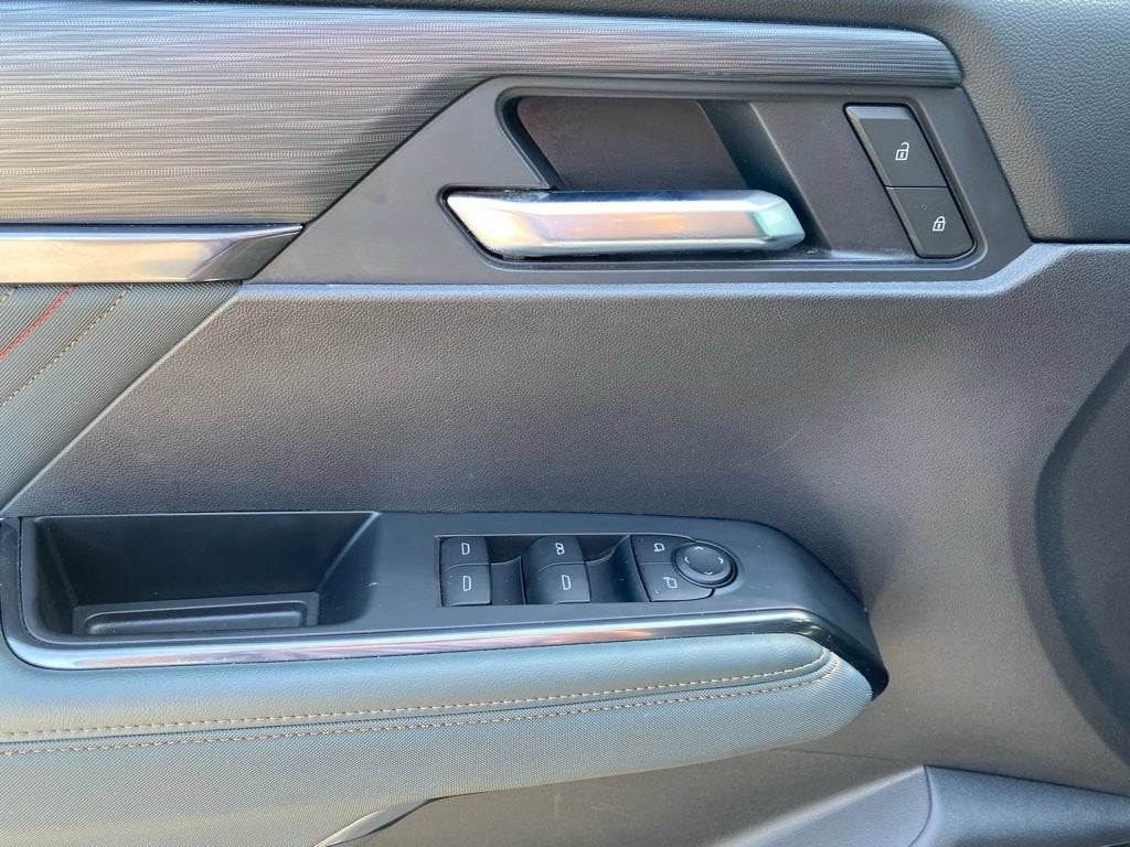 2025 GMC Acadia AT4