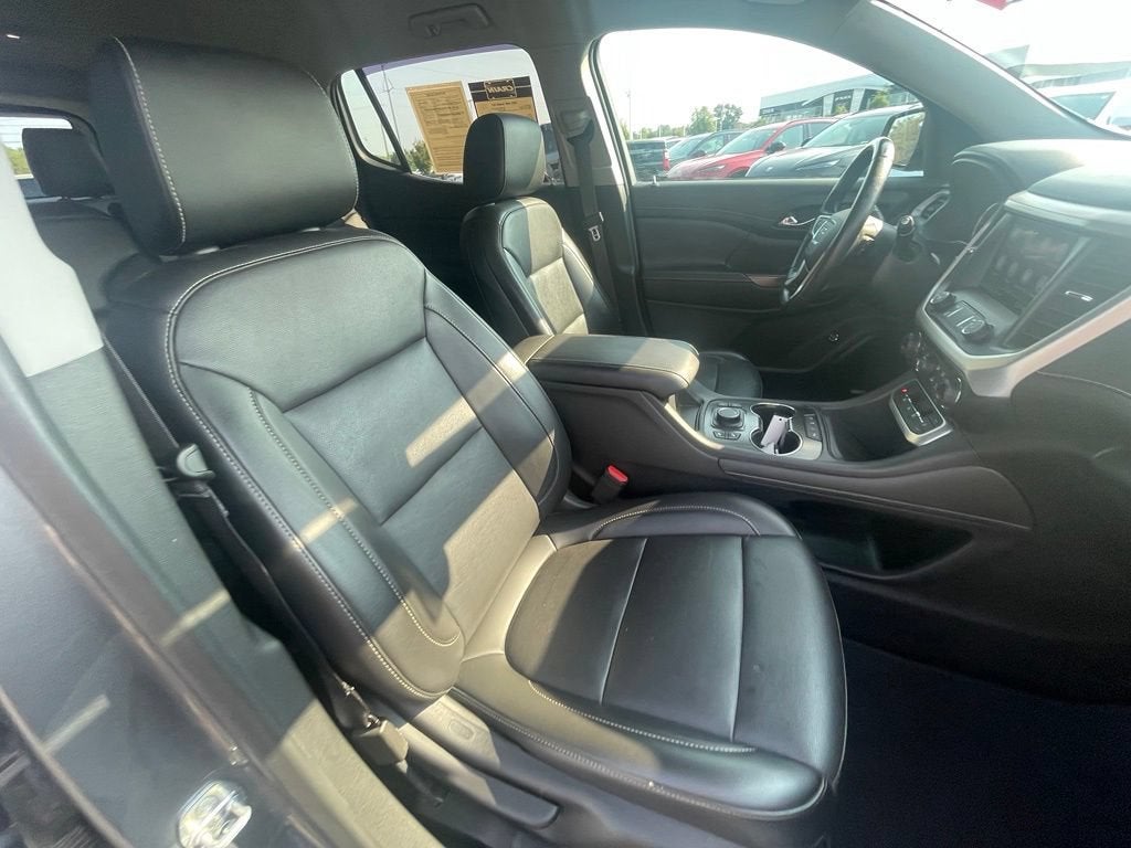 2021 GMC Acadia SLT