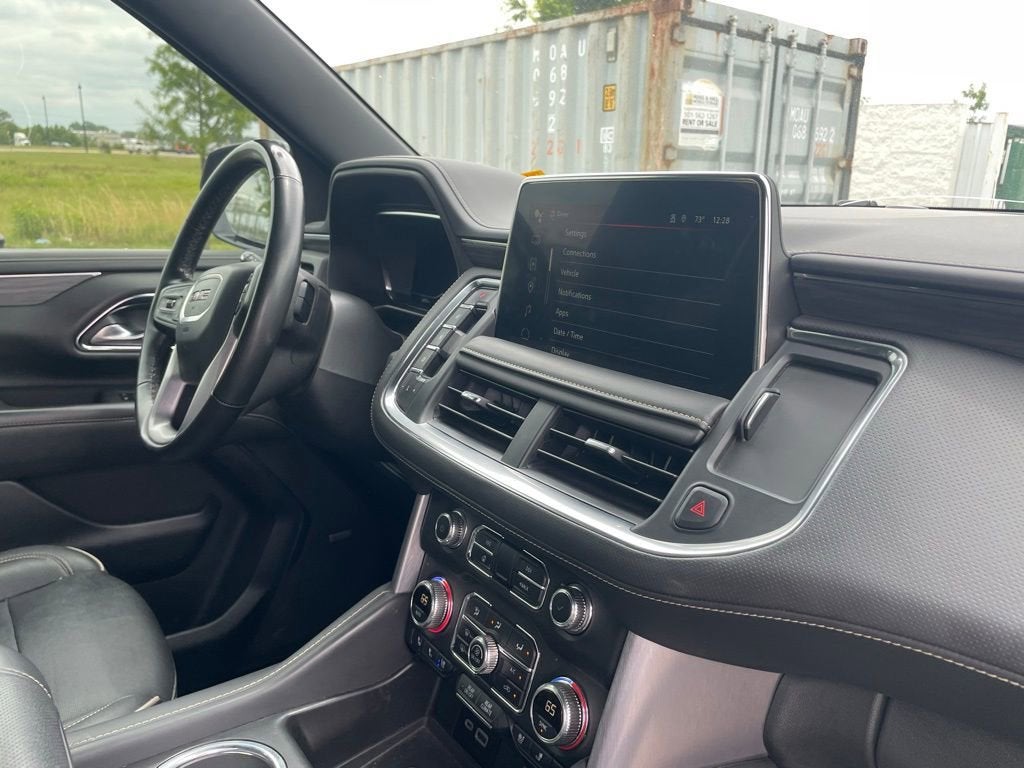2023 GMC Yukon SLT