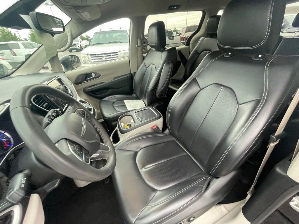 2023 Chrysler Pacifica Hybrid Touring L