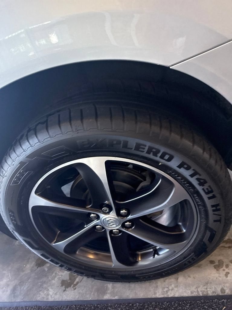 2022 Buick Enclave Essence