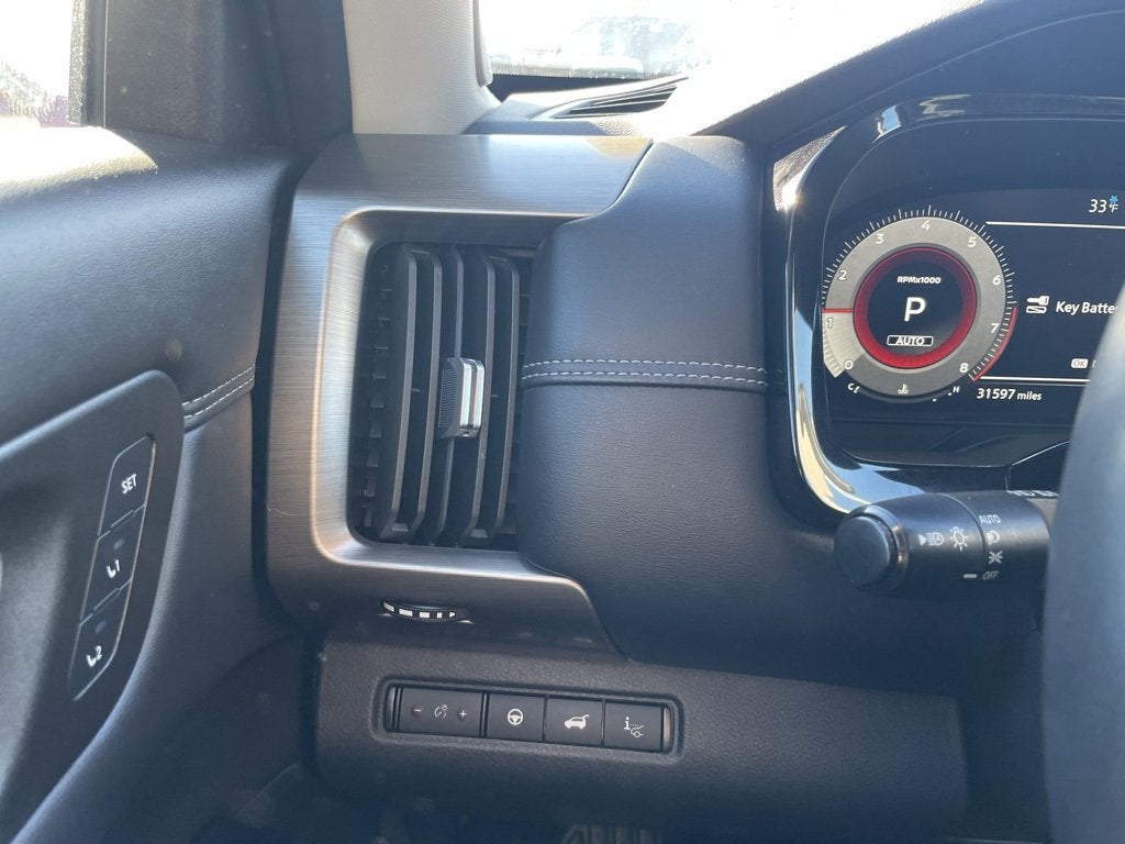 2023 Nissan Pathfinder Platinum