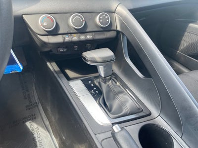 2022 Hyundai Elantra SE