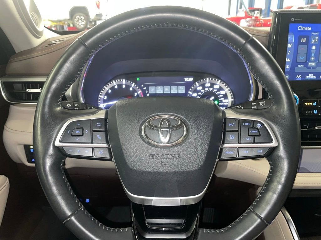 2022 Toyota Highlander Platinum