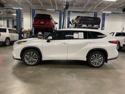 2022 Toyota Highlander Platinum