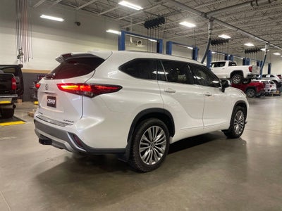 2022 Toyota Highlander Platinum