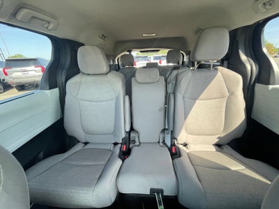 2025 Toyota Sienna LE