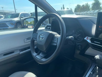 2025 Toyota Sienna LE