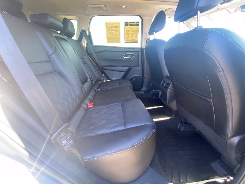2025 Nissan Rogue Platinum