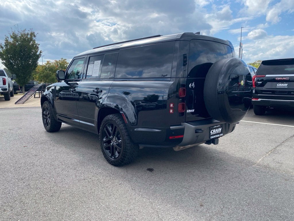 2025 Land Rover Defender Outbound