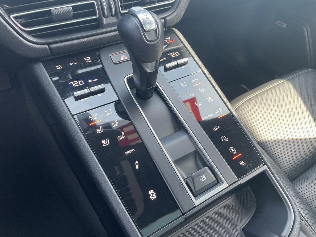 2022 Porsche Macan S