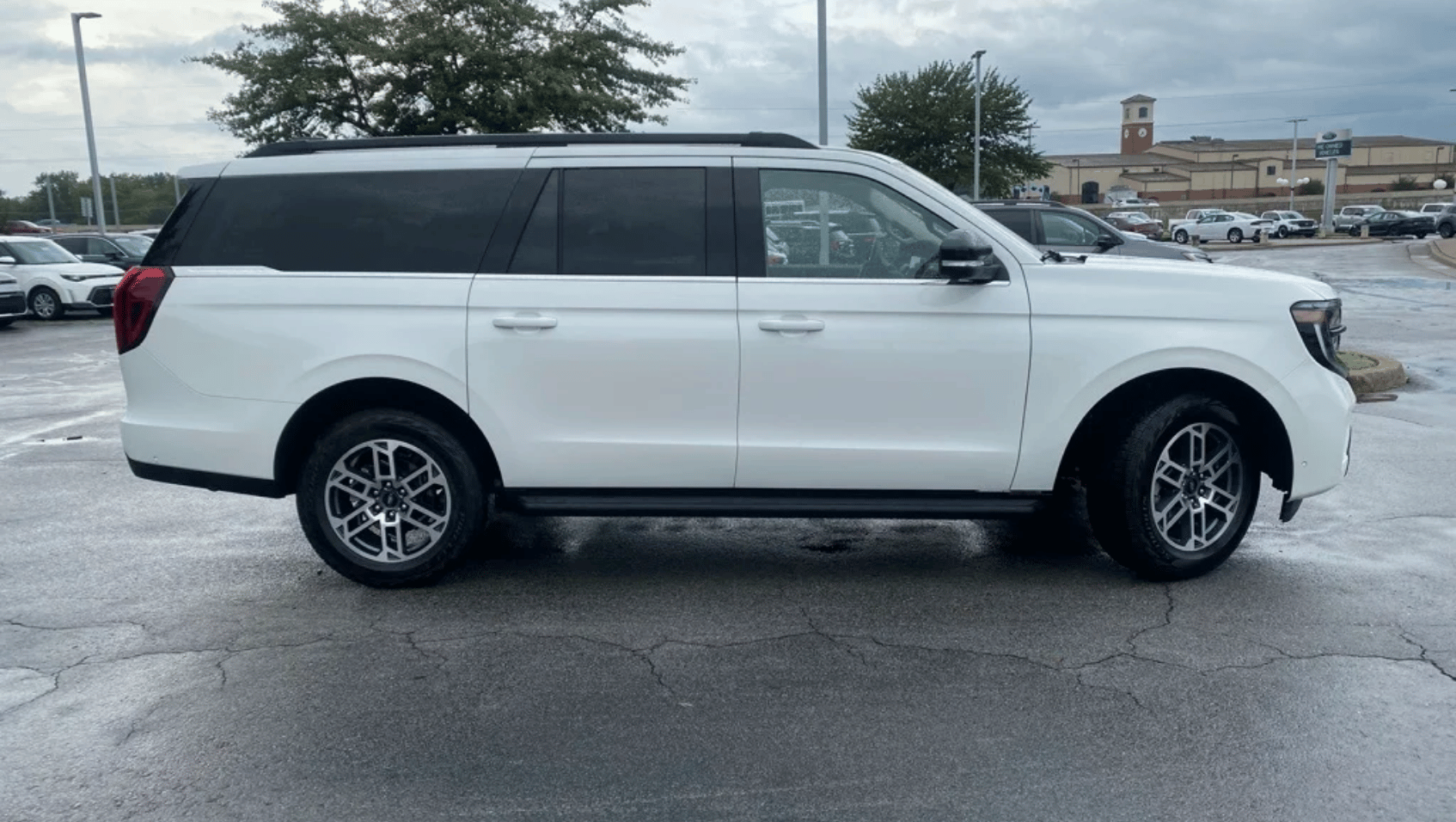 Side view of 2026 Ford Expedition MAX in Jacksonville, AR